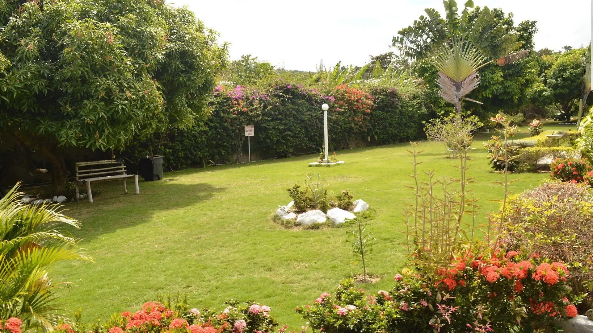 Nature Bliss - Lifestyle Center Montego Bay 3*,  Jamaica